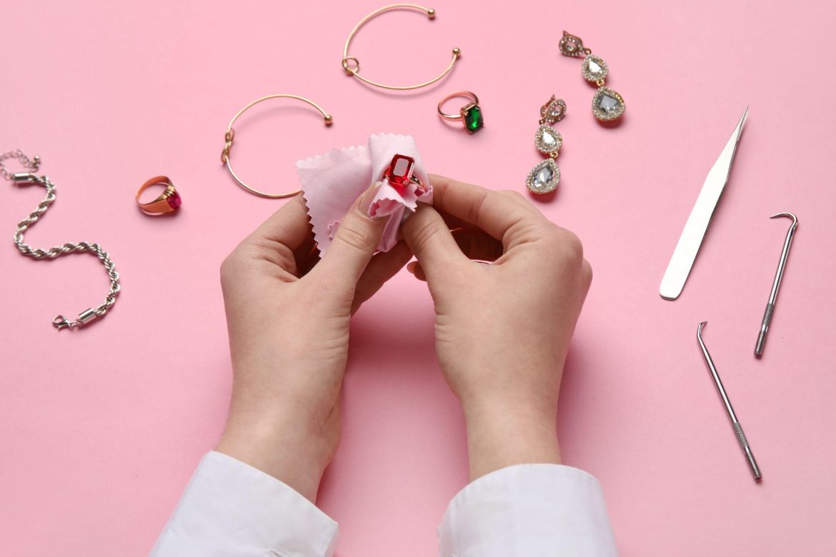 14 Best Gifts for Jewelry Lovers 14 Best Gifts for Jewelry Lovers